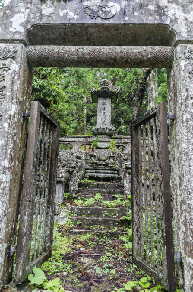 200 - Koyasan - cementerio de Okunoin